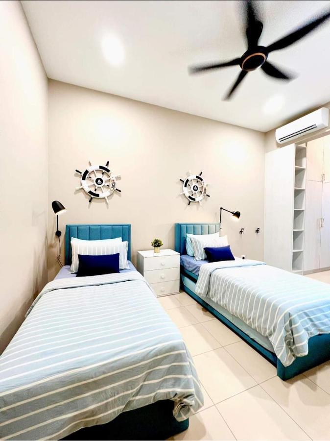 Faridz Homestay At Myra Saujana Kampong Simpang Empat Exterior photo